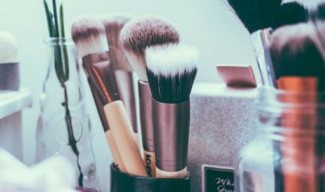 Makeup artists' tips